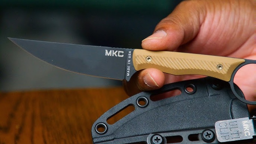 how to safely carry and store a hunting knife
