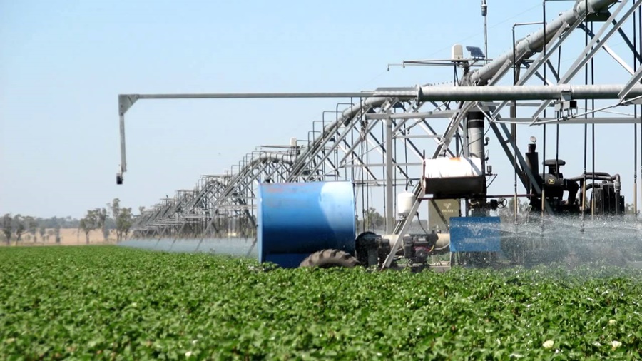 Center Pivot Irrigation vs Lateral Move Irrigation